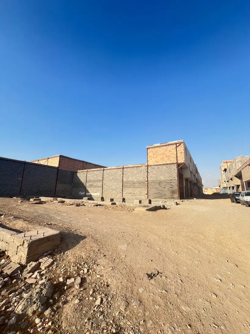 زمین صنعتی (حاجی‌آباد قشلاق)