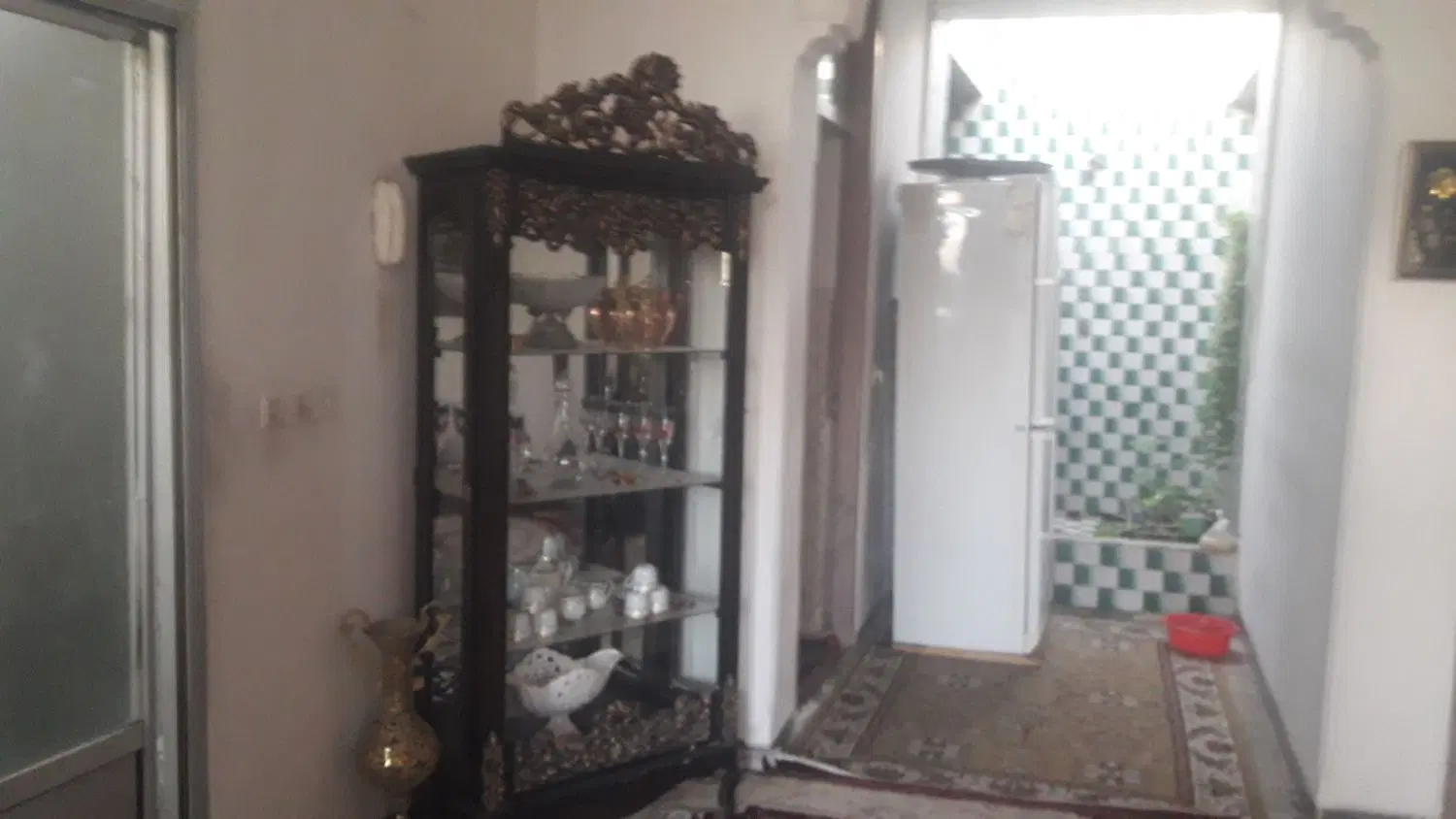 واحد ۹۰ متری همکف