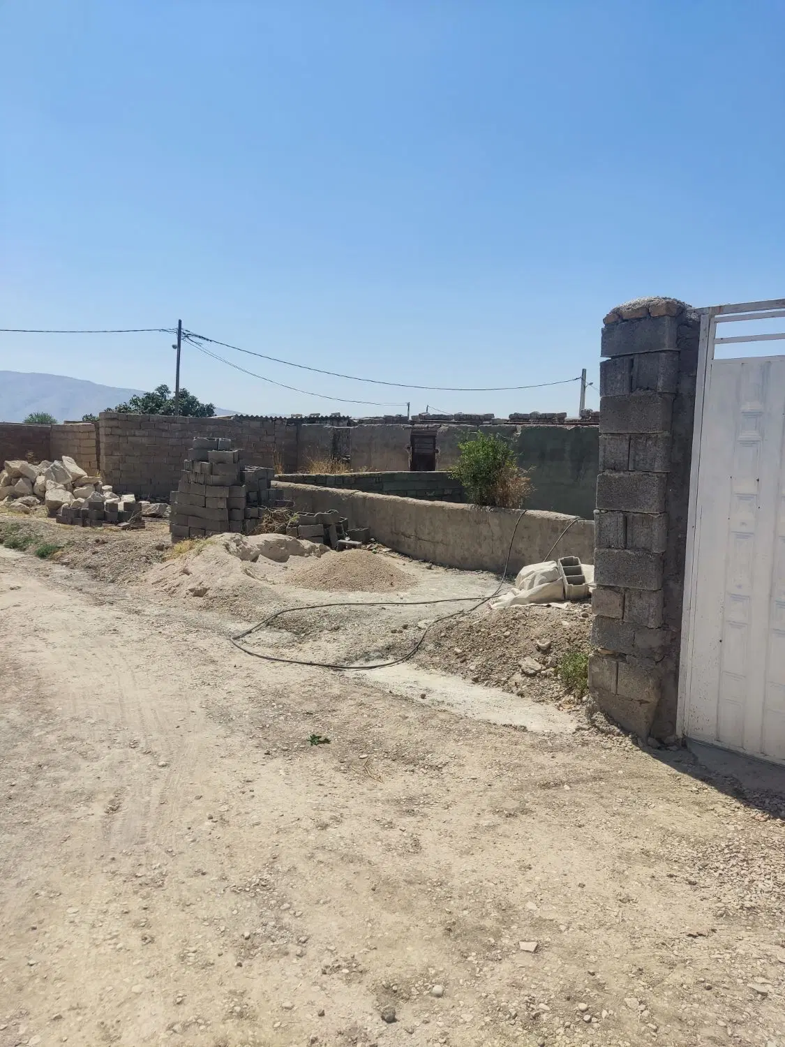 زمین مسکونی