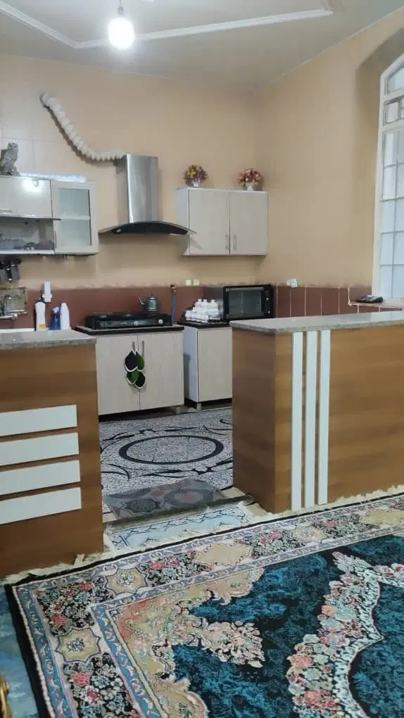 خانه دوطبقه نوساز به فروش میرسد