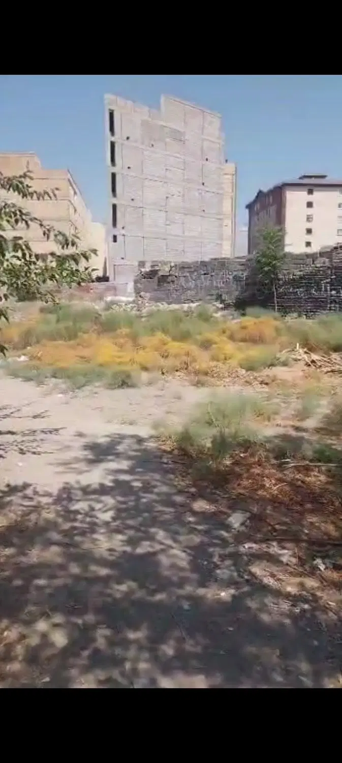 زمین ۲۱۶ متر