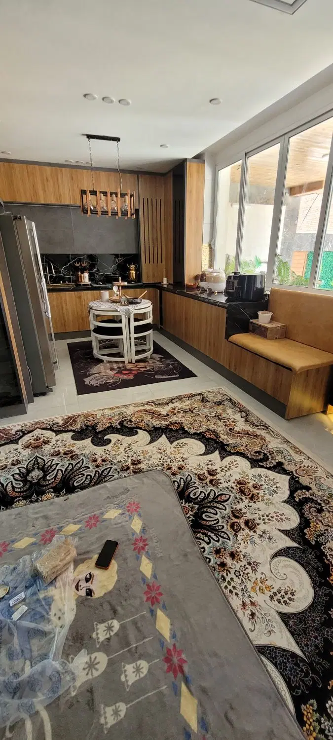 ویلایی لاکچری دوطبقه ۳۳۰ متری استخردار