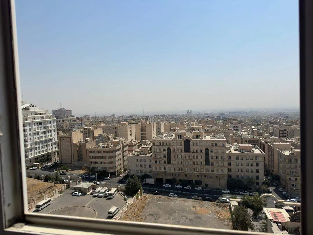 300متر 8ساله طبقه10(قابل تبدیل)