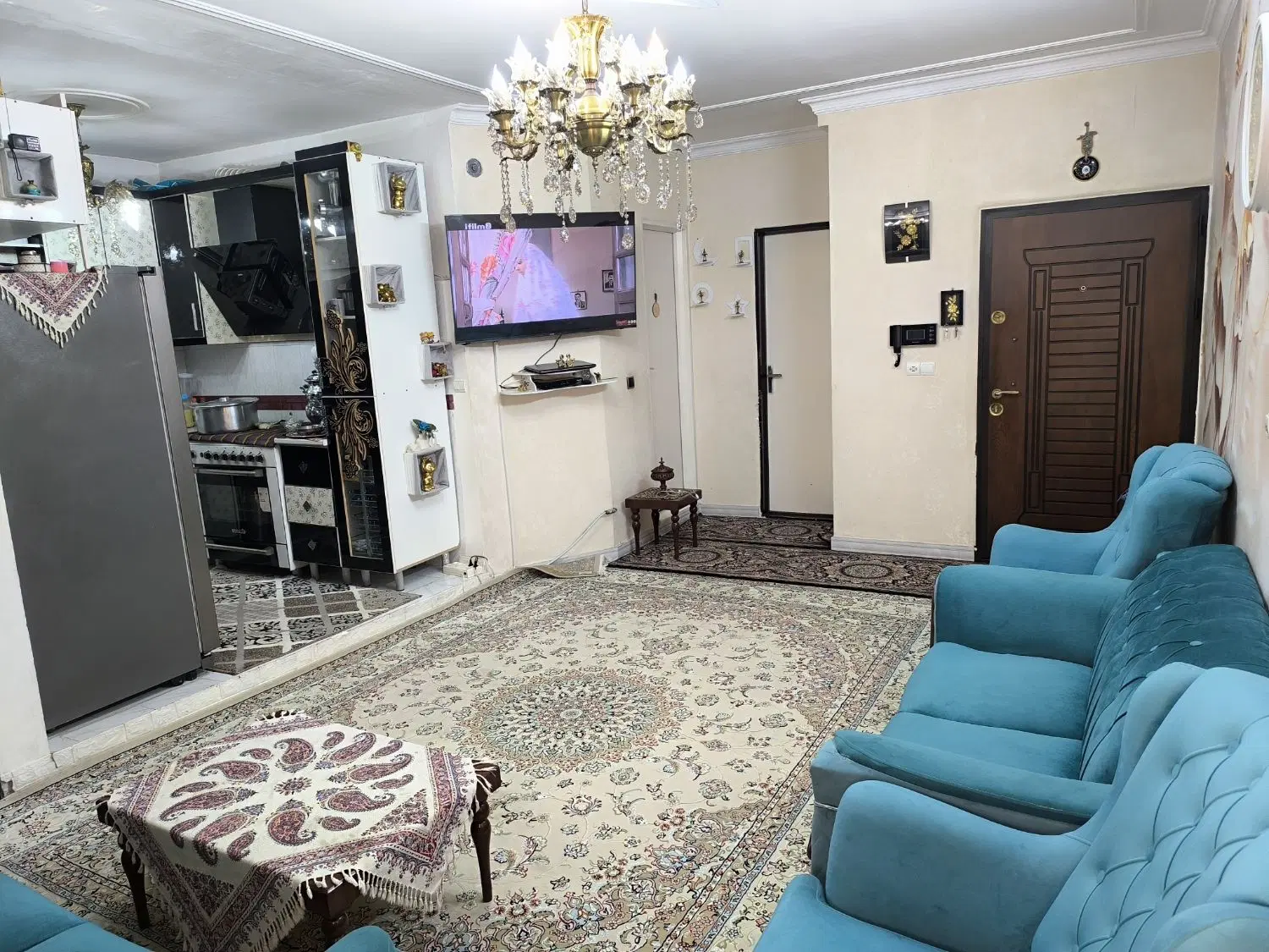خانه اپارتمانی بسیار تمیز با نور گیر عالی