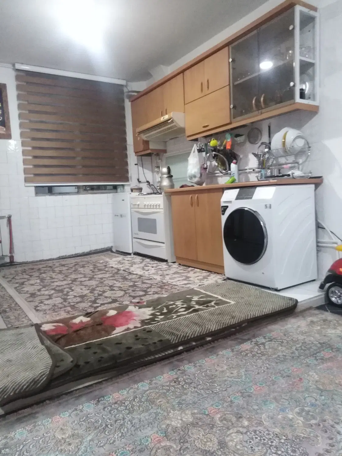 واحد یک خوابه بربلوارازادی خالی میباشد
