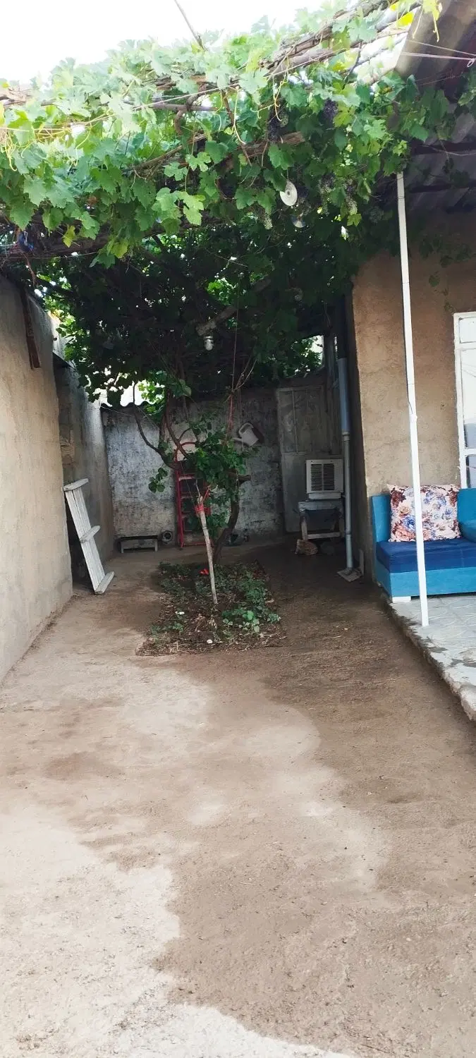 خانه ویلایی  در (ه  م  د  ا ن )سند تک برگ