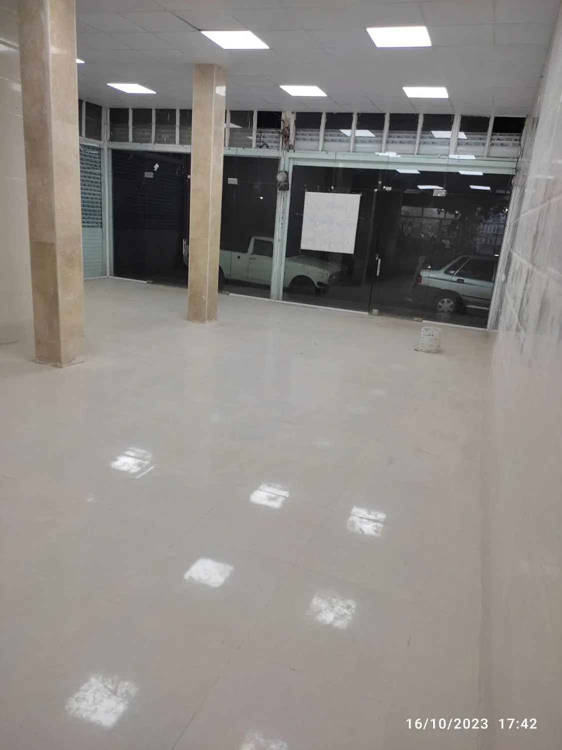 ملک تجاری مسکونی
