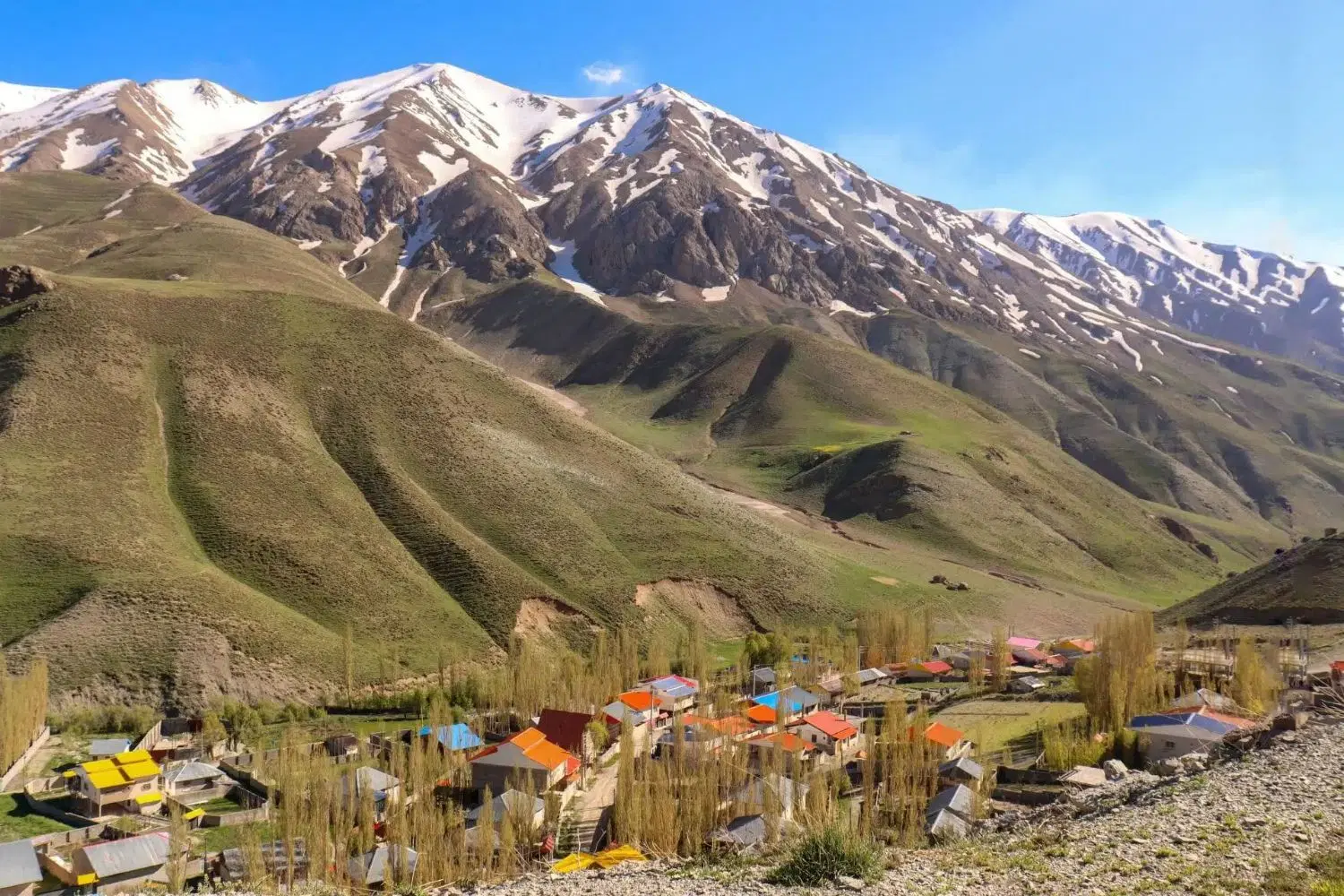 ۳۱۵۰ متر زمین مناسب پمپ بنزین