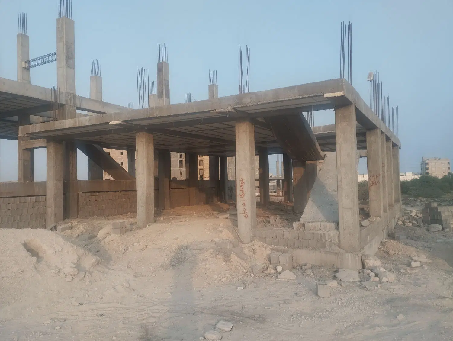 فروش ویلایی نیم کاره بندر دیر