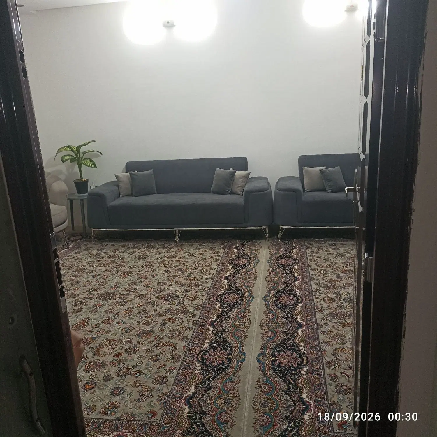 حاشیه سپاه بین ۲۵و۲۷ طبقه۳ یک خواب ۷۰متر