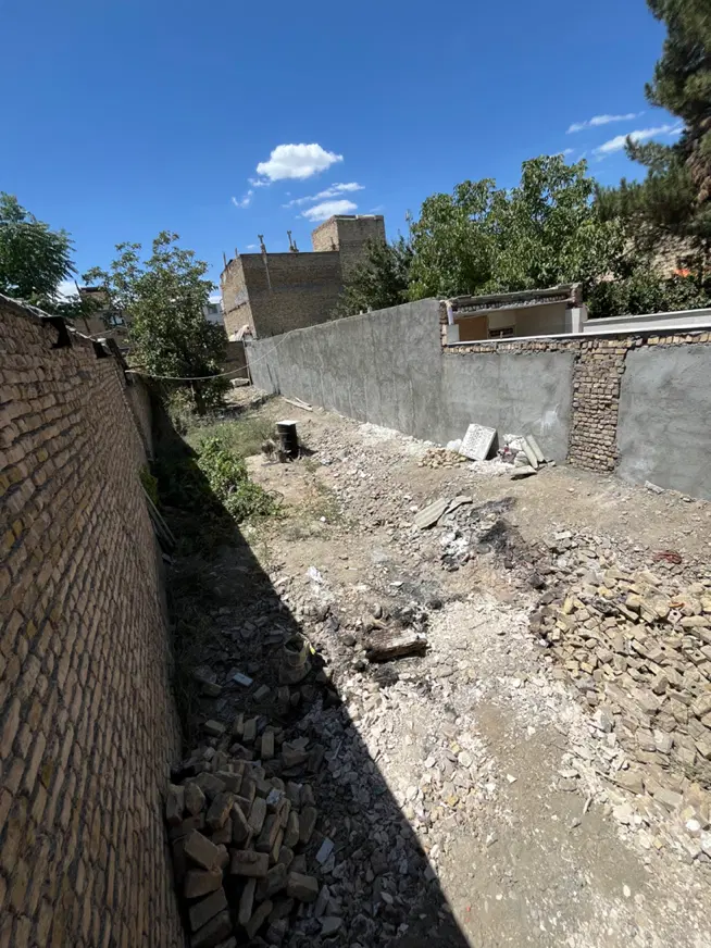 زمین فروشی