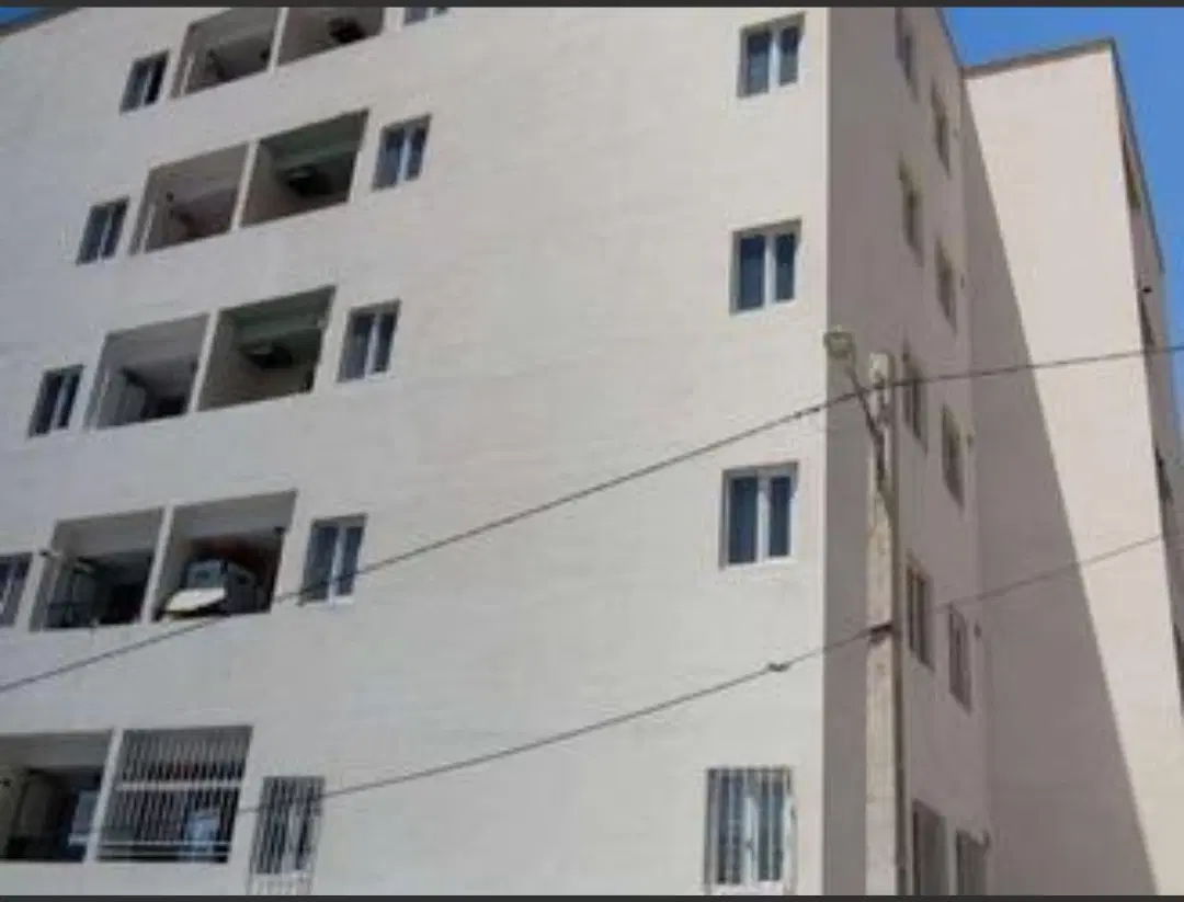 فروش یک واحد مسکونی و تجاری