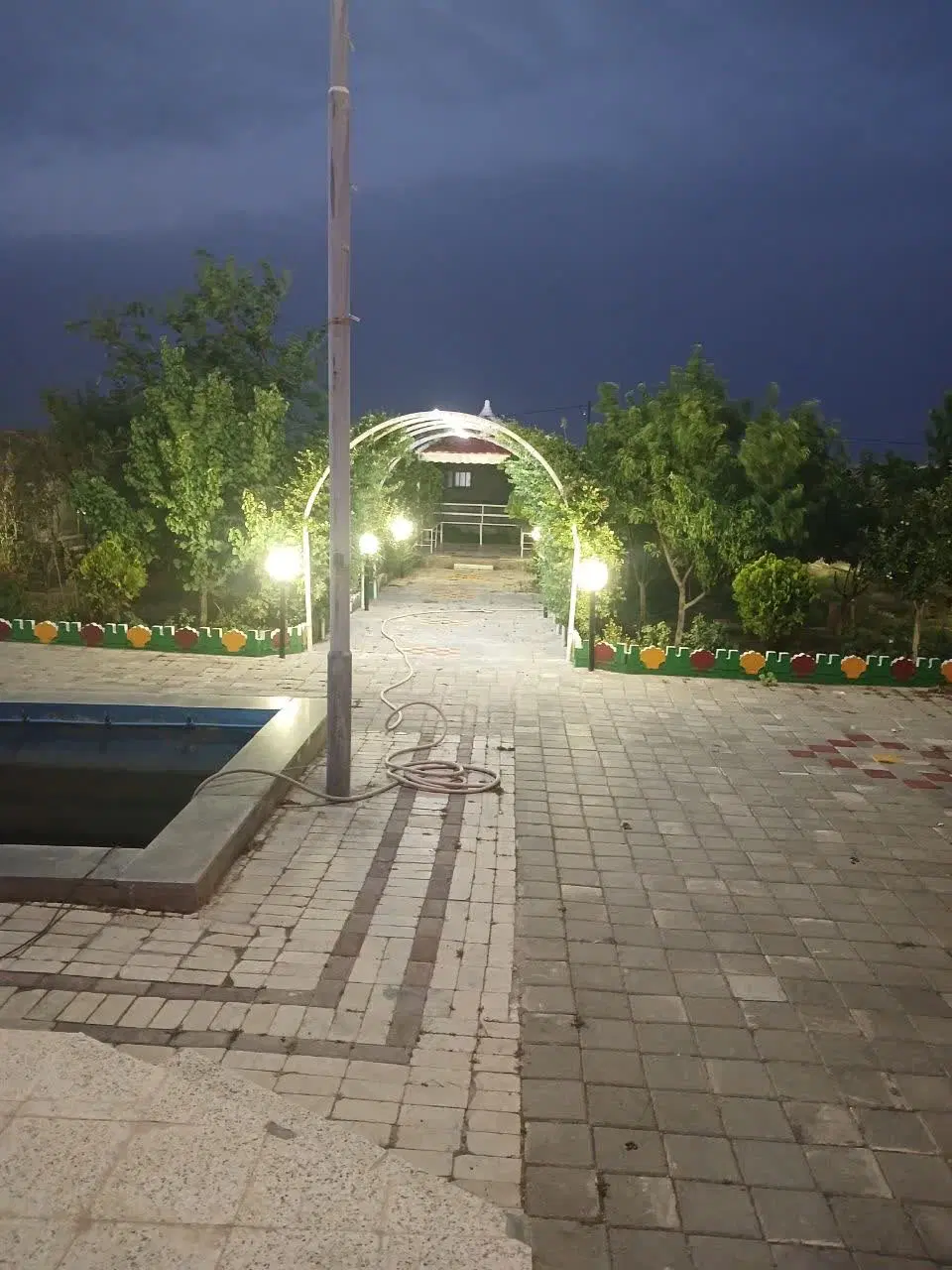 باغ ویلا جاده کاهو مجتمع گل آذین باسندو آب برق