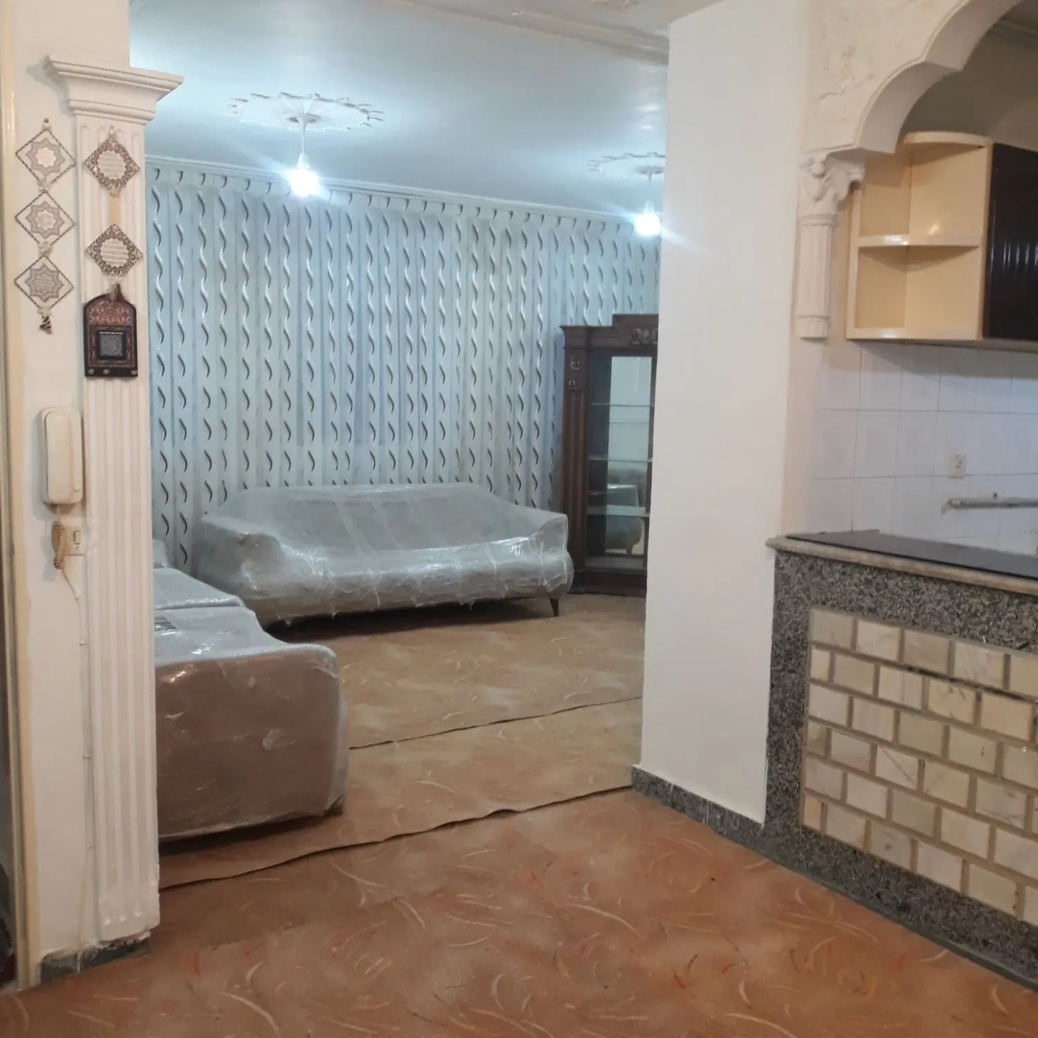 رهن و اجاره خانه ۹۵ متری حیاط دار