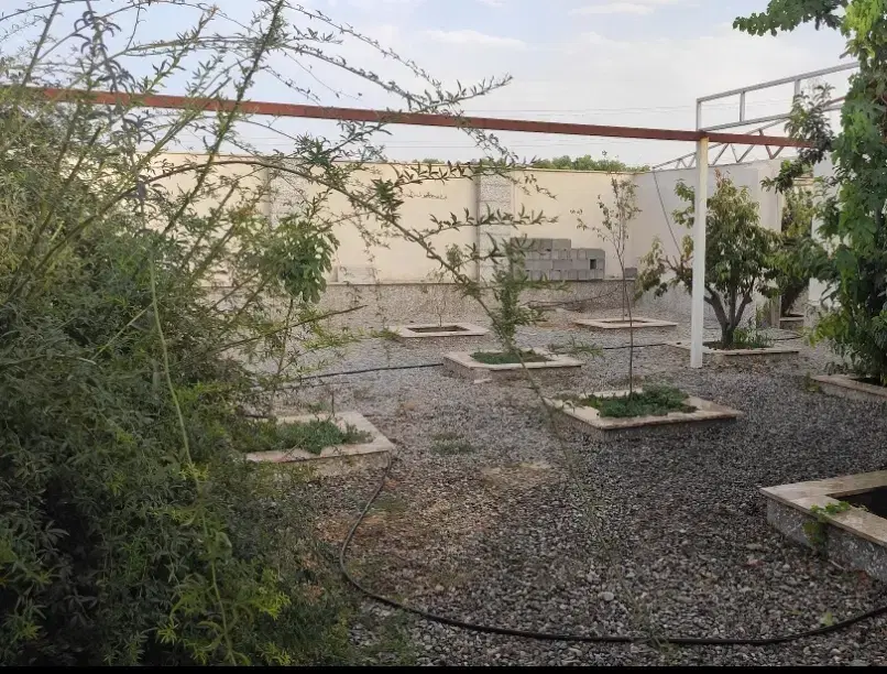 باغ ۴۰۰متری باسند.13سال ساخت .آب.برق .