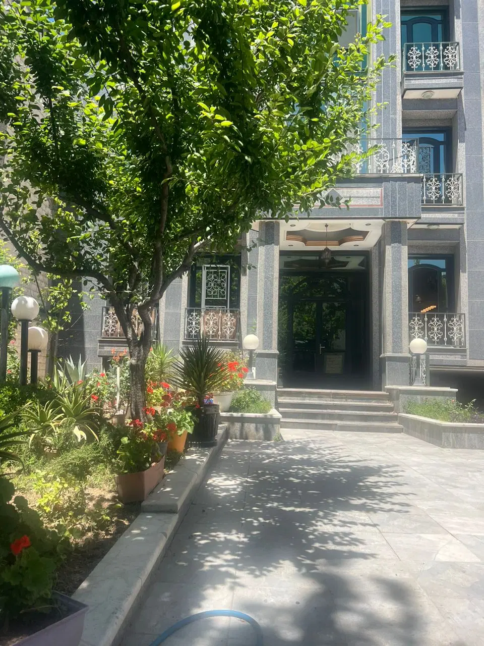 آپارتمان ۱۴۳ متری