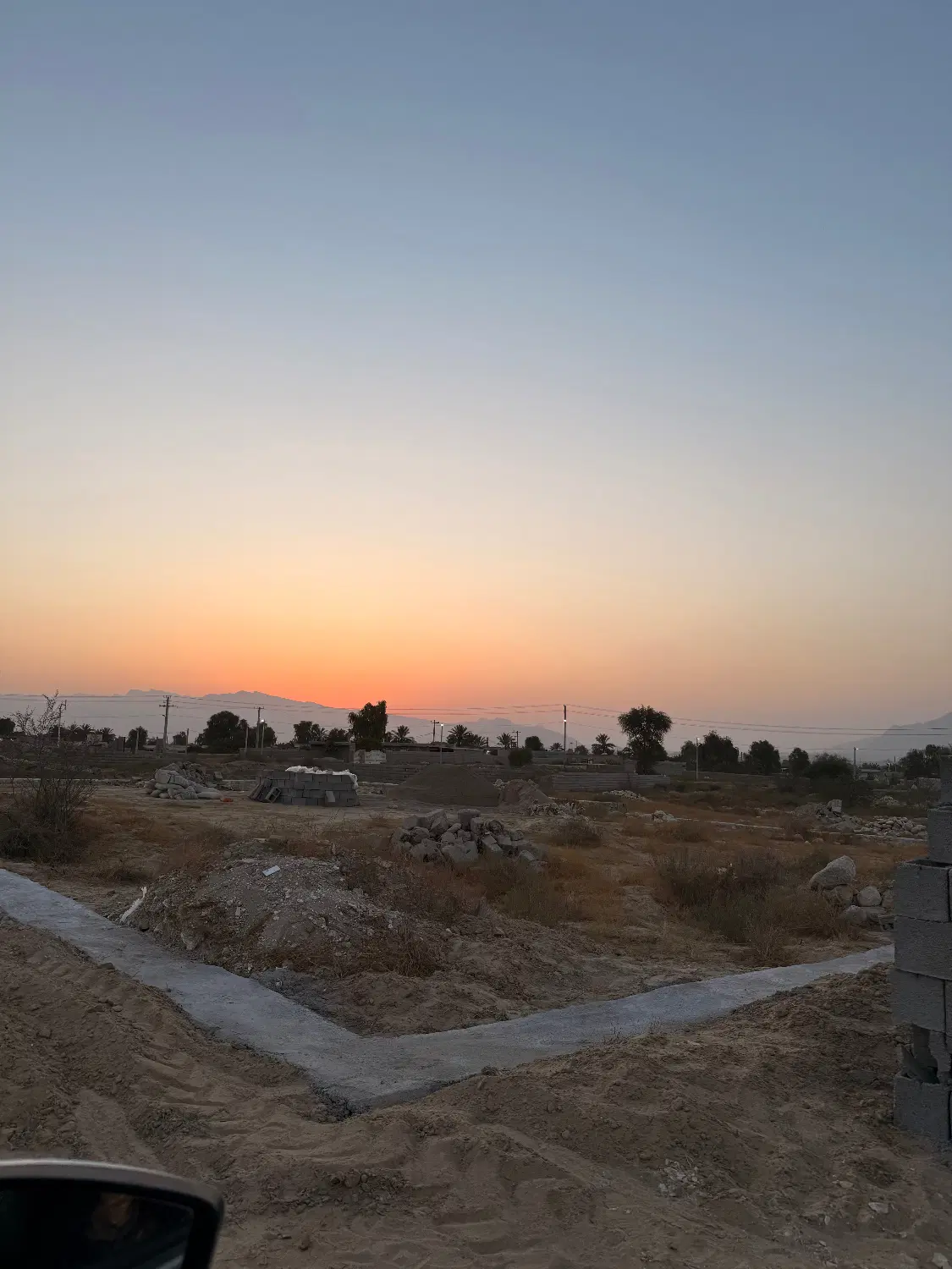 زمین ۳۰۰ متر شهرو