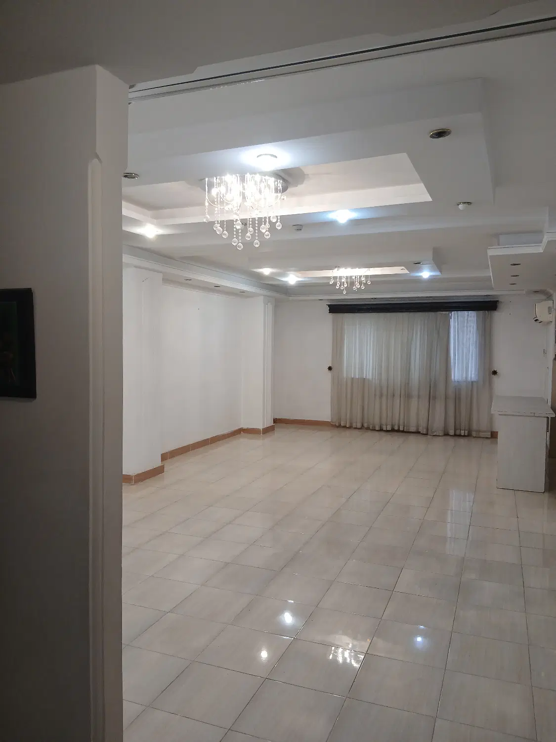 آپارتمان دوخوابه ۱۱۰ متری با پارکینگ اختصاصی