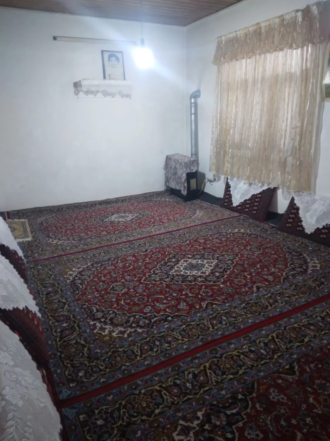 مستاجر  خانم برای هم خانه شدن با یک خانم