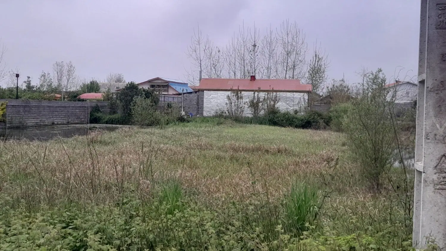 ۴۰۰ متر زمین براصلی خیابان