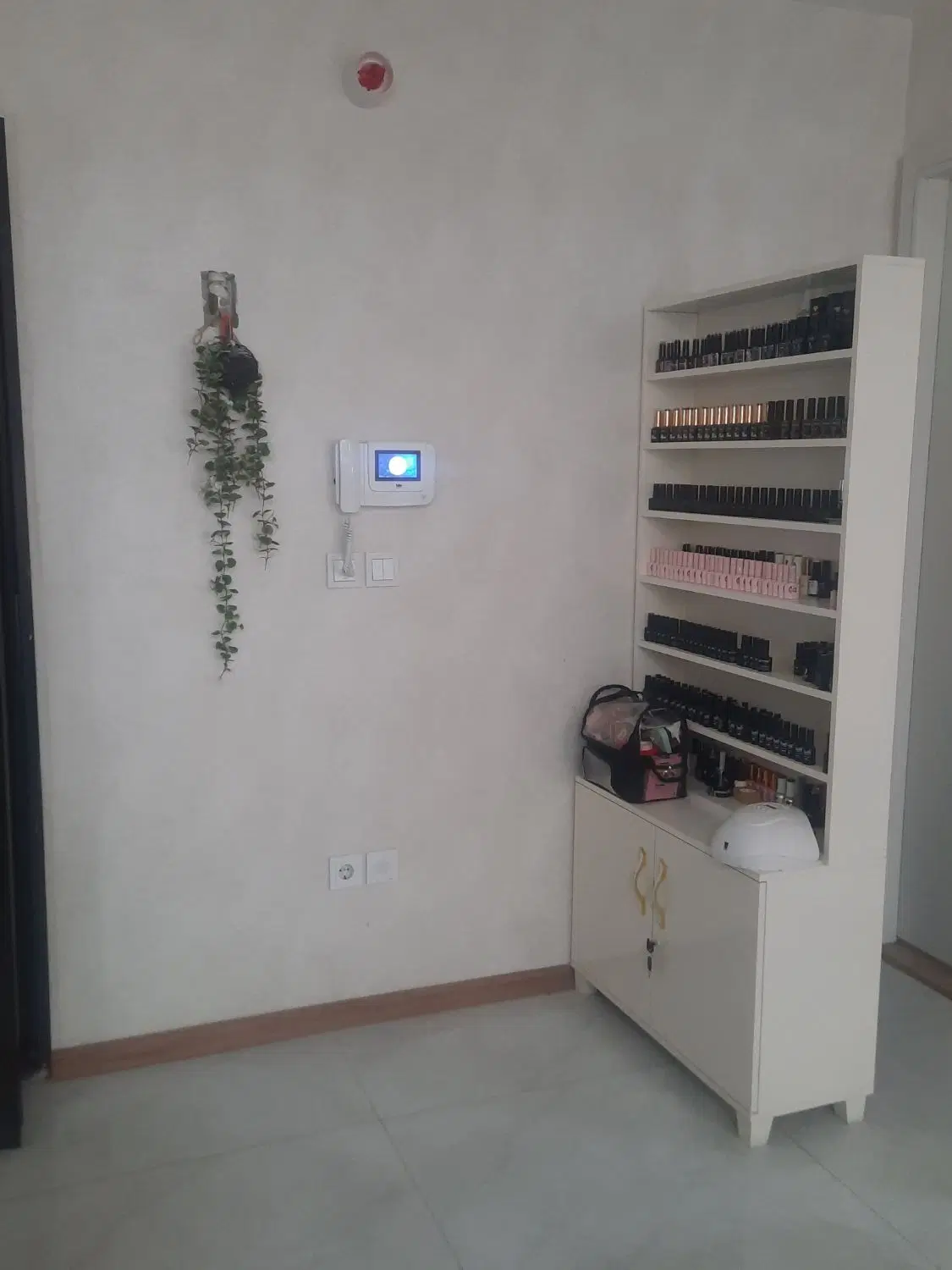 نیازمند ناخن کار حرفه ای محدوده خ سروش