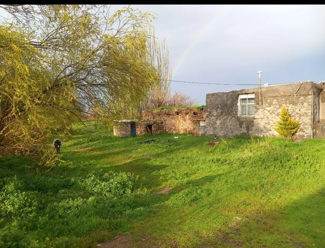 خانه و زمین روستایی داخل  روستا2500 متر