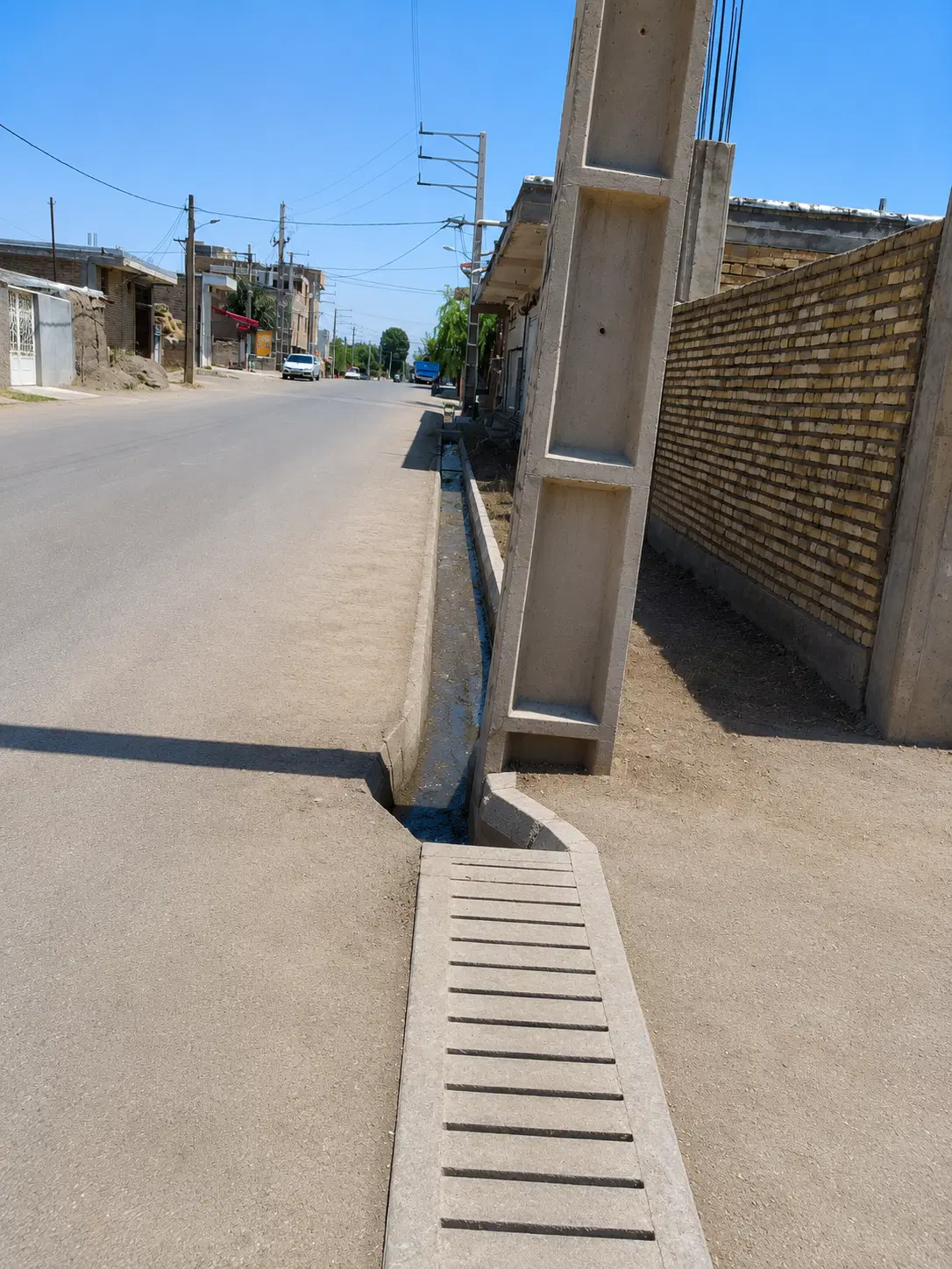 زمین تجاری بر خیابان اصلی ، روستای مهین بیجند