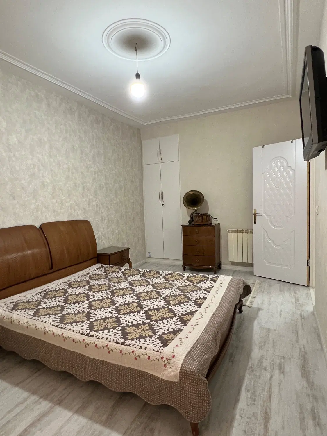 ۱۳۵ متر سه خواب تاپ لوکیشن پونک