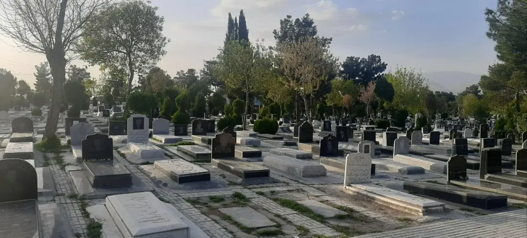 فروش یک حفره قبر