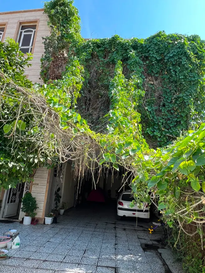 منزل مسکونی ابتدای خیابان فرهنگیان