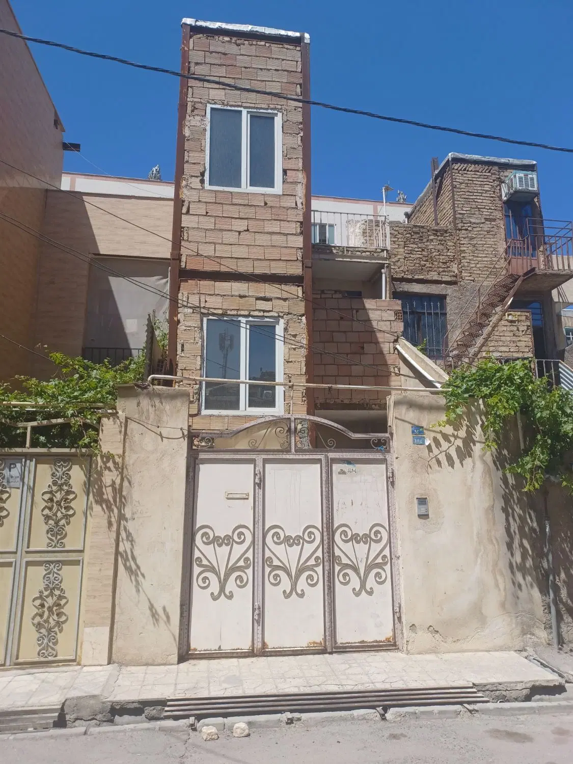 خانه ویلایی ۷۵ متر دوطبقه امام علی شمالی
