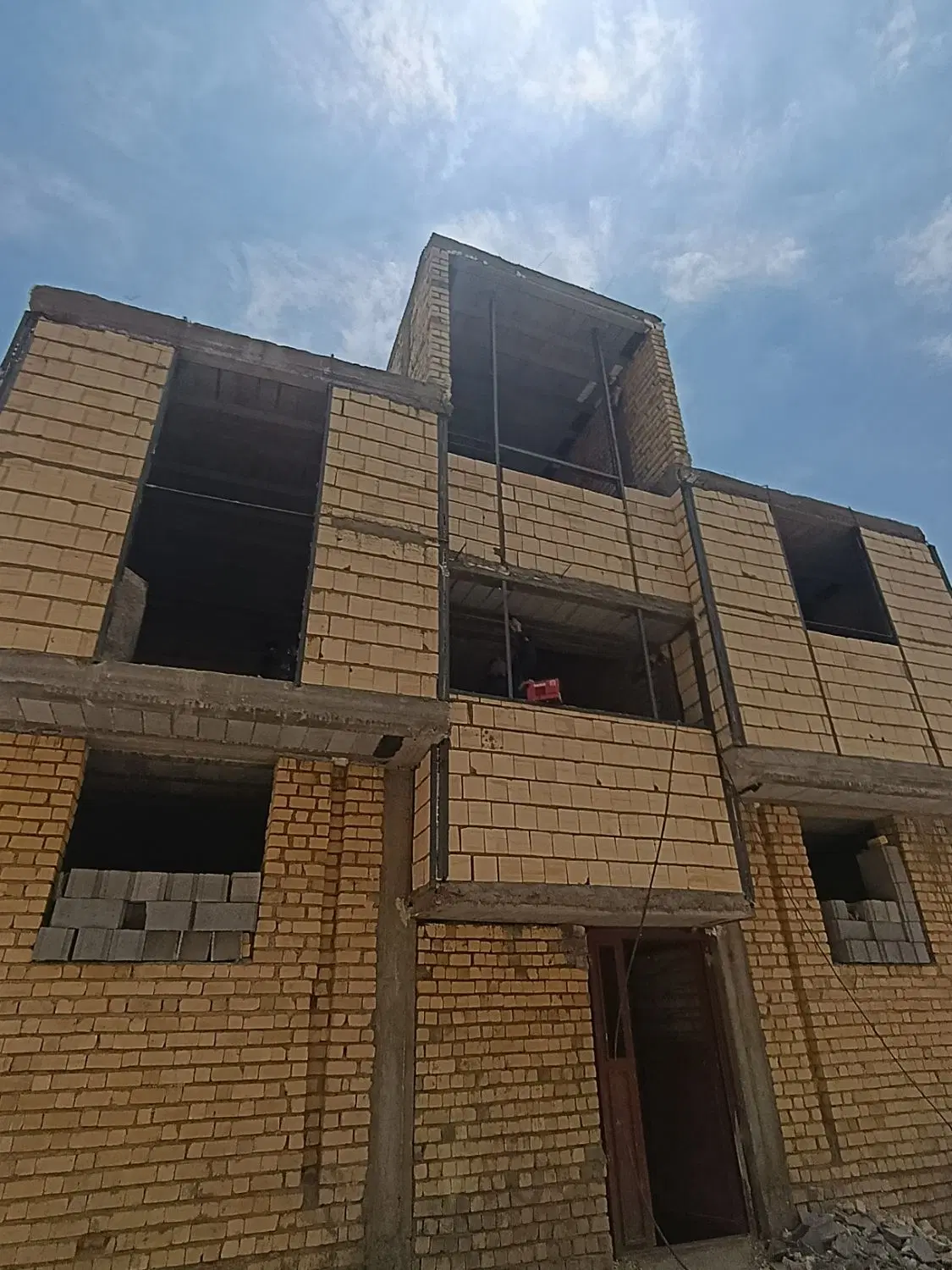 اسکلت ۴واحدی  با انشعابات موقعیت مکانی آینده دار