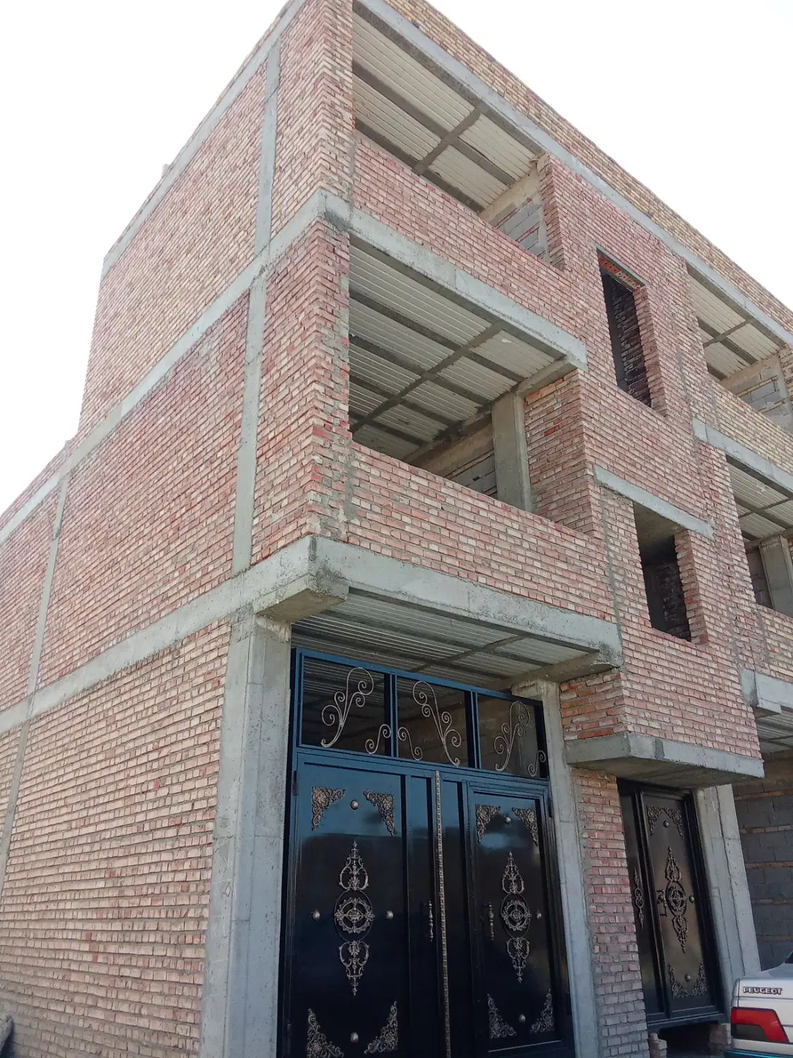 فروش منزل مسکونی به صورت نیمه کاره