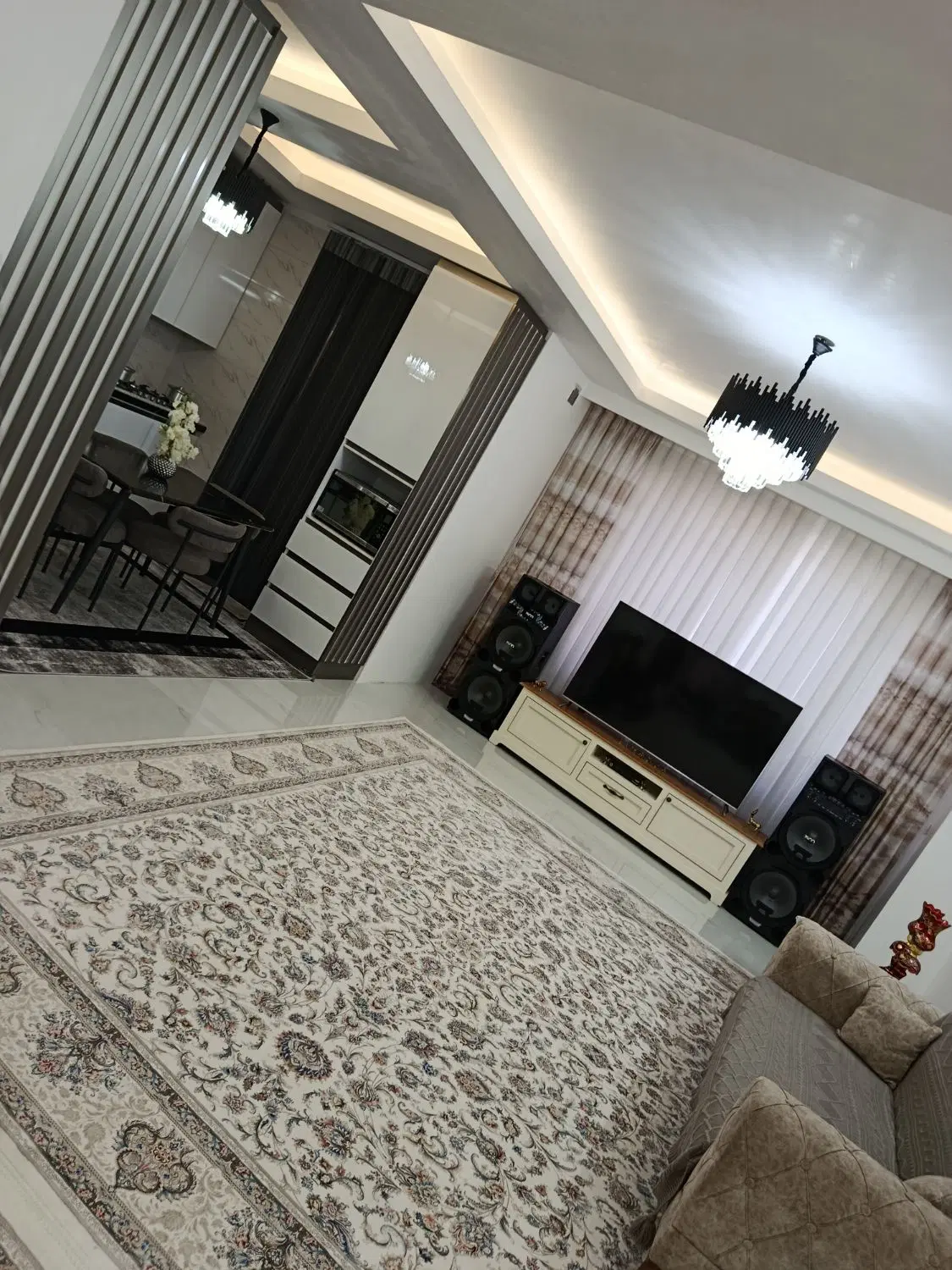 آپارتمان تک واحدی