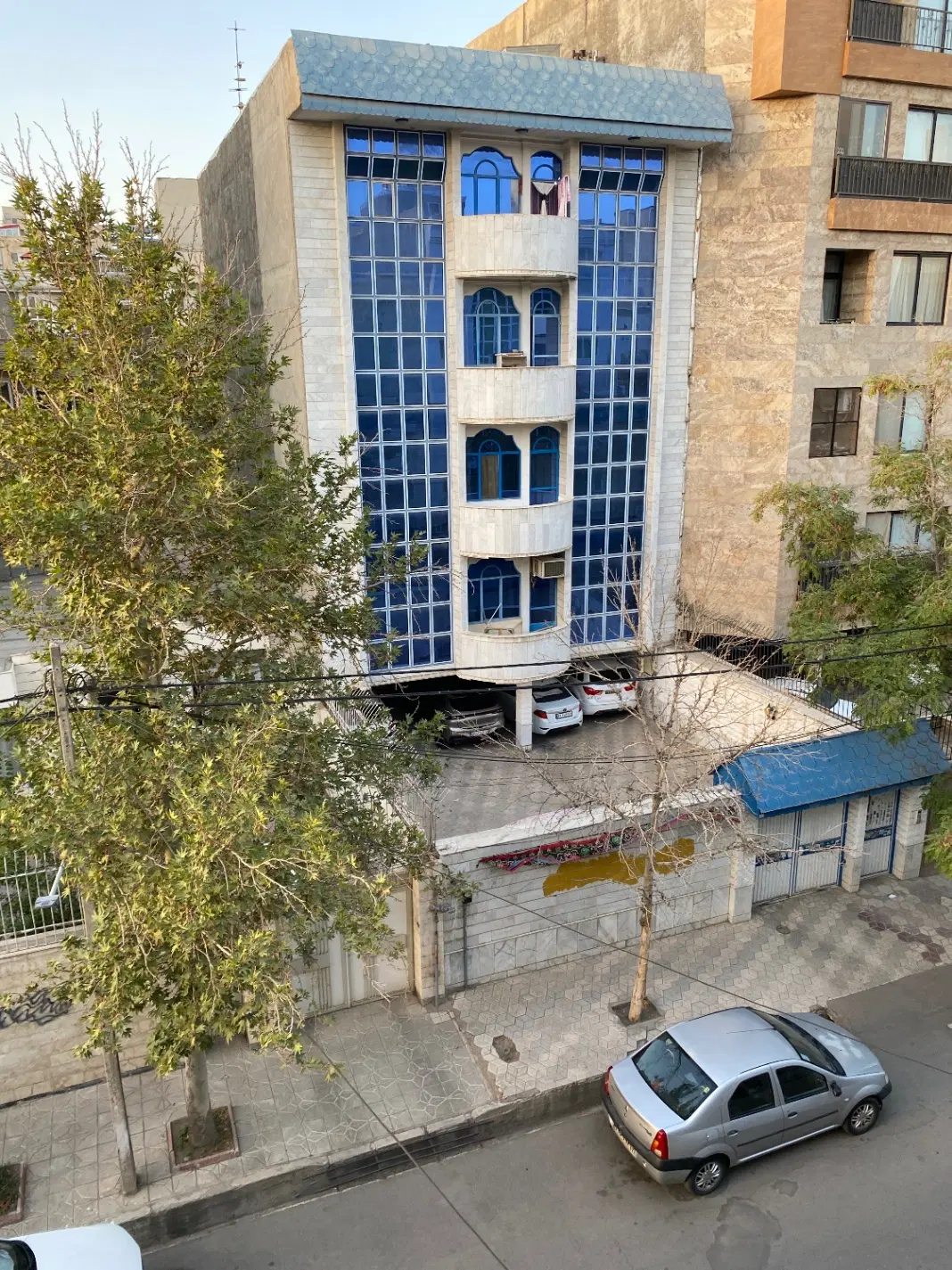 آپارتمان ۱۱۰ متری ۳ خ‌اب در حاشیه مهران