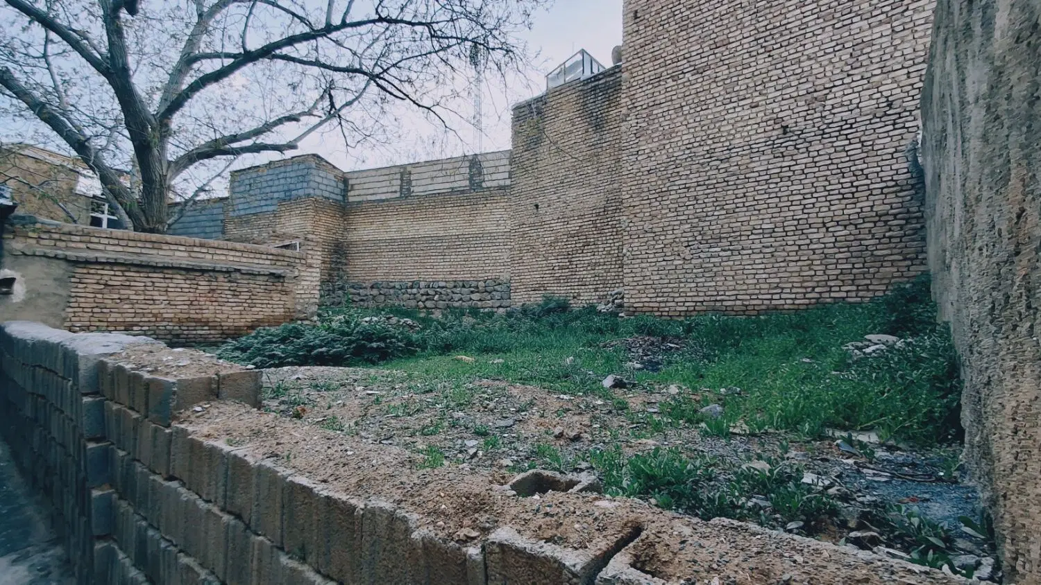زمین مسکونی