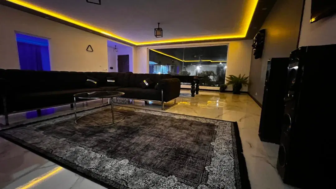استخر روباز مدرن