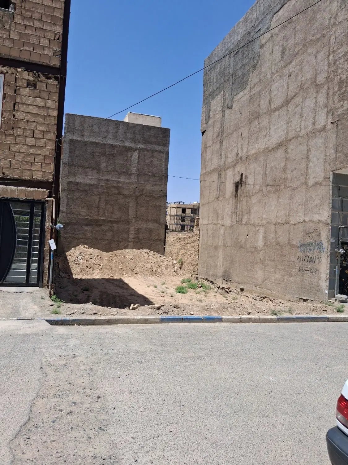 زمین مسکونی