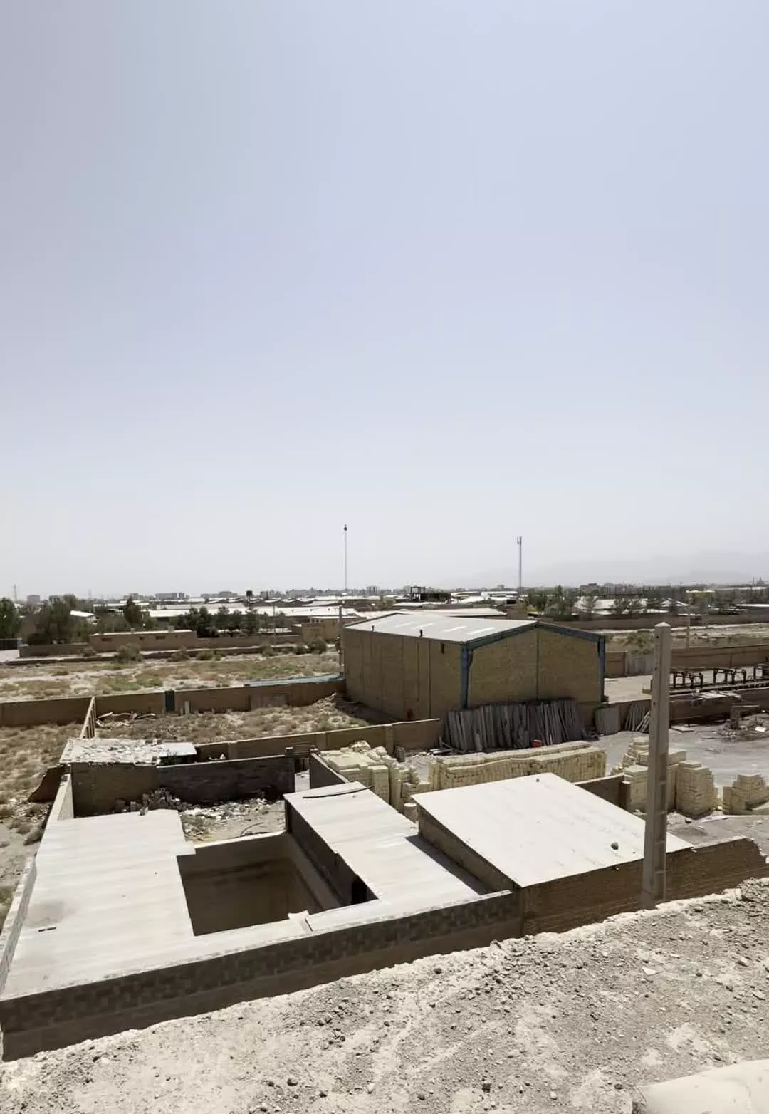 فروش ملک تجاری،مسکونی همکف+زیرزمین+۲طبقه ناتمام