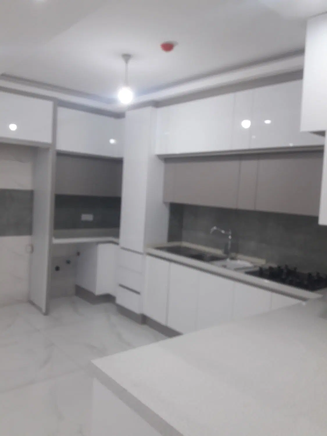 آپارتمان ۱۴۰ متری  عطار فرعی ۳ غربی