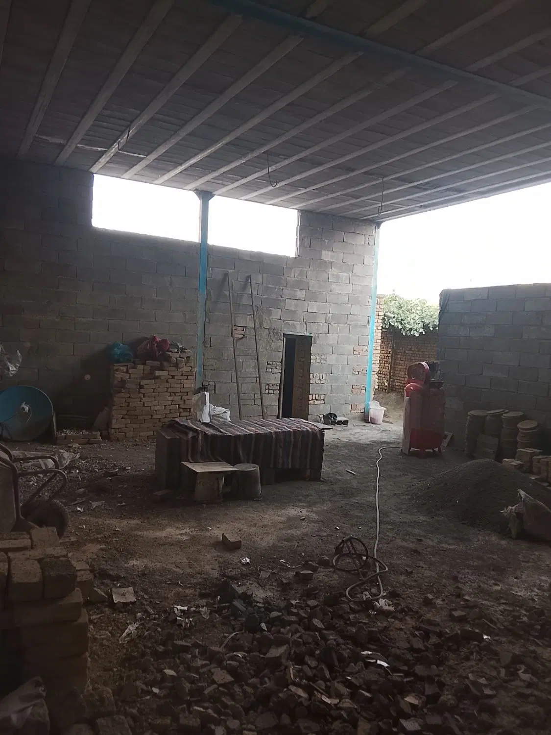 منزل نیمه ساخت