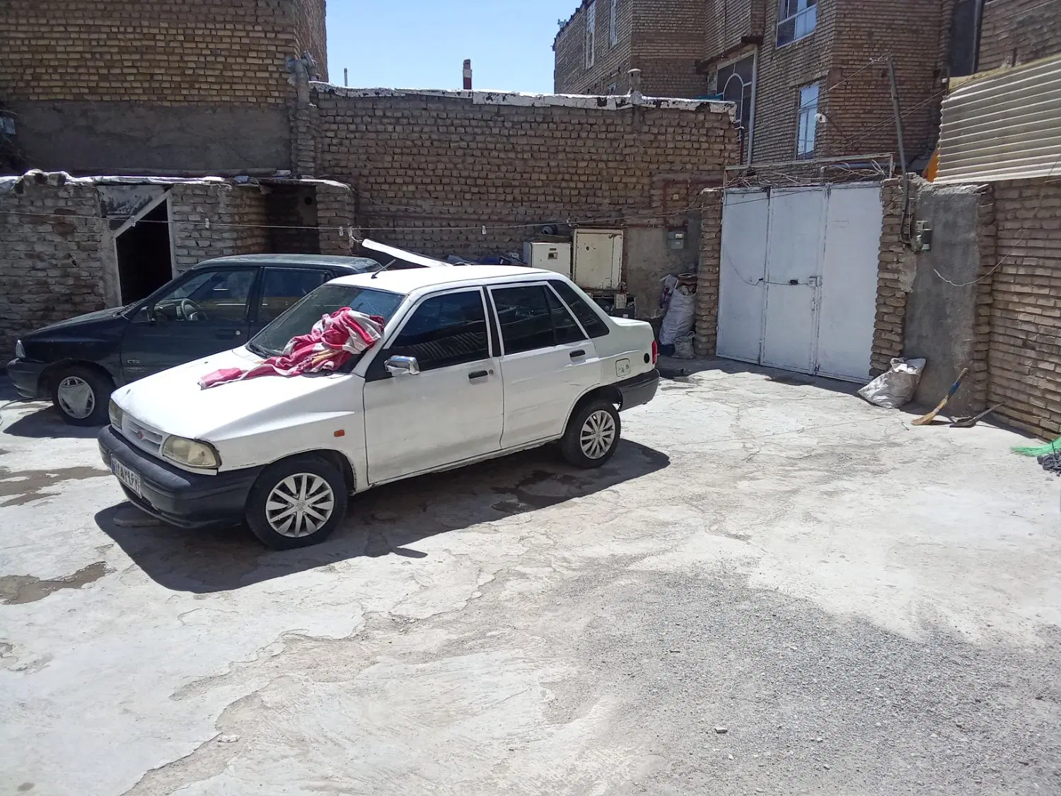 زمین با خانه قدیمی ساخت