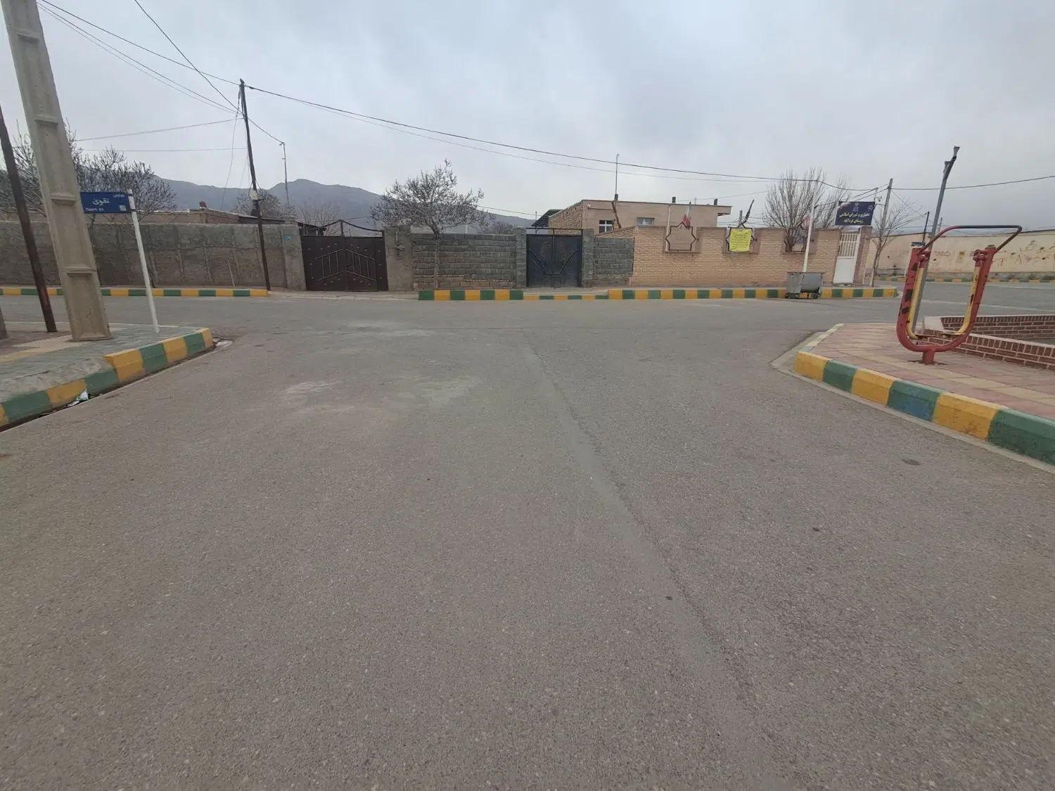 زمین فروشی