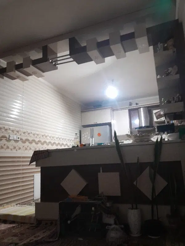 آپارتمانی خیابان انقلاب ۱۹
