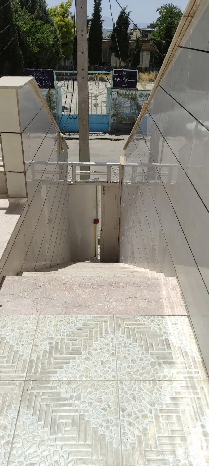 آپارتمان نوساز طبقه دوم