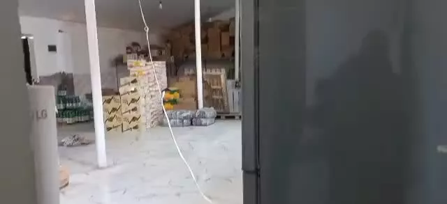 زمین مسکونی به همراه انبار کاملا مجهز