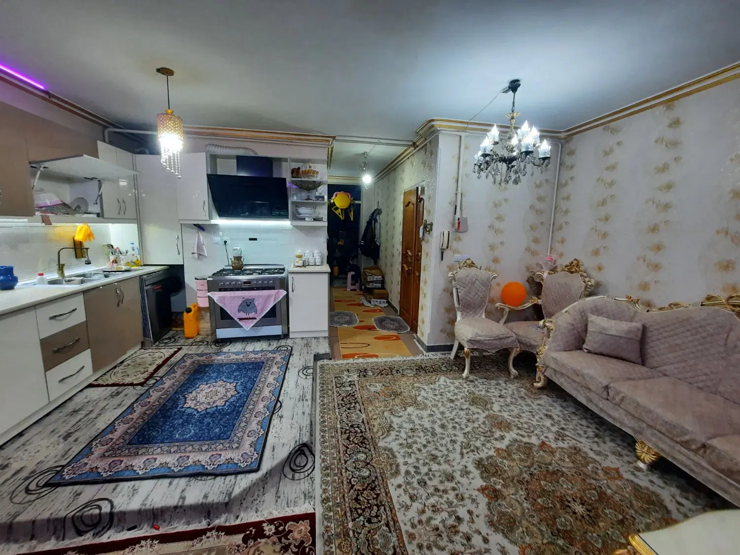آپارتمان ۷۸ متری در یاغچیان مجتمع سروستان
