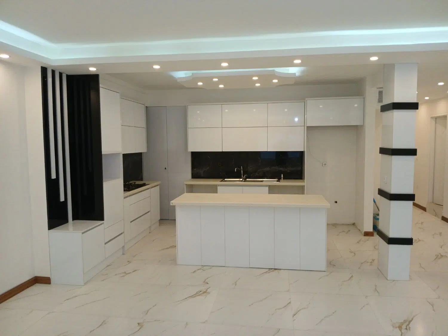 ۱۰۰ متر چهارباغ شرقی تاپ لوکیشن جنت آباد جنوبی