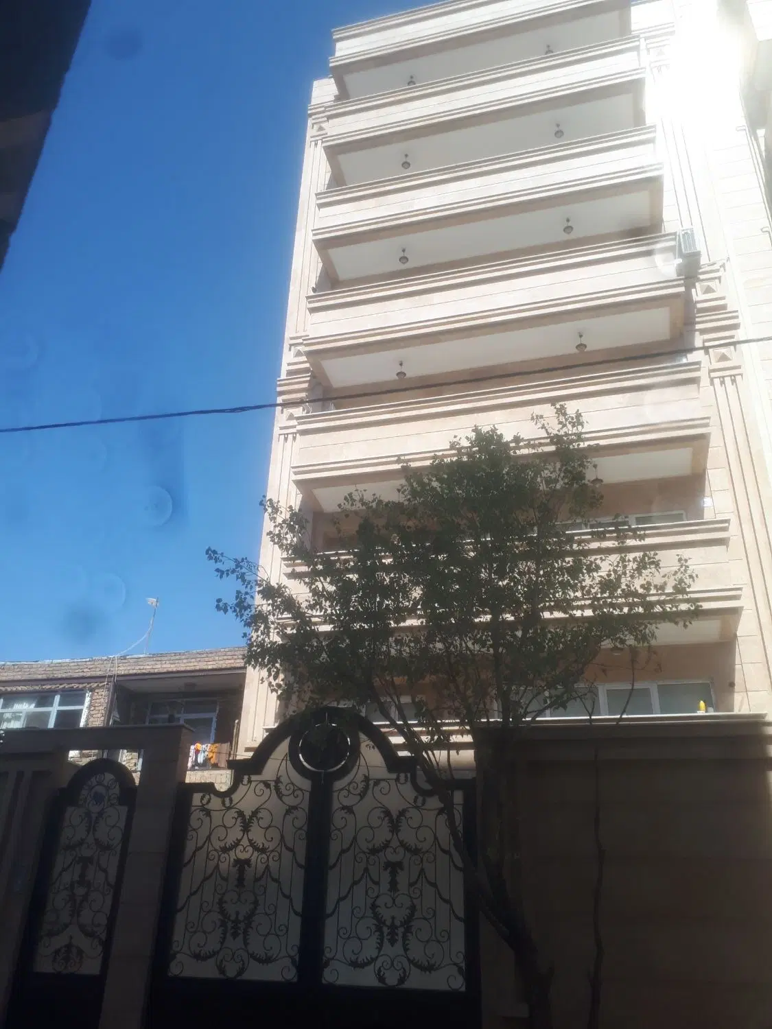 اپارتمان۱۴۲ متر شهرک سفیر امیدشهرک طالقانی منظریه