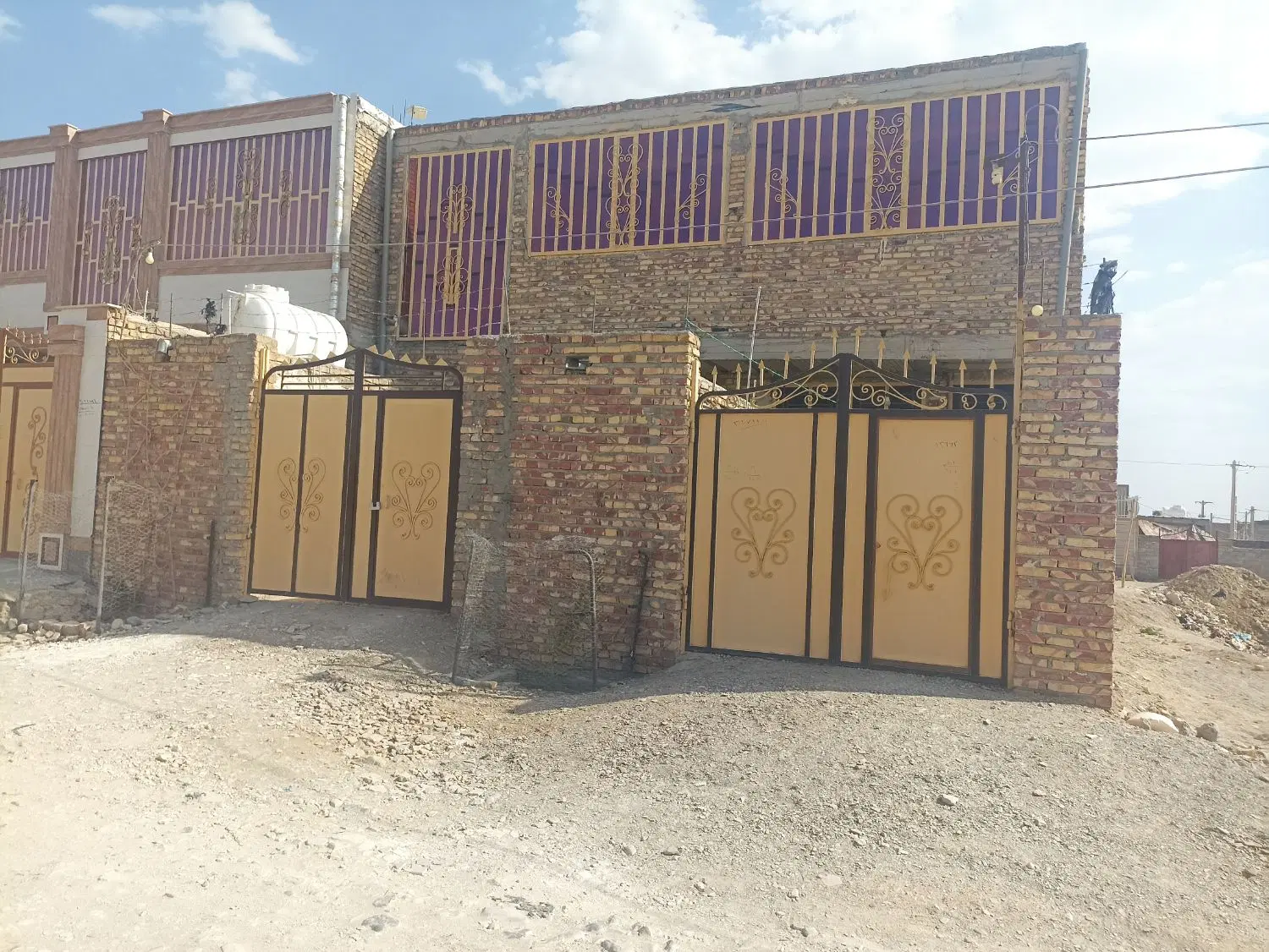 منزل دو طبقه اسپیچ آخر شوشتری